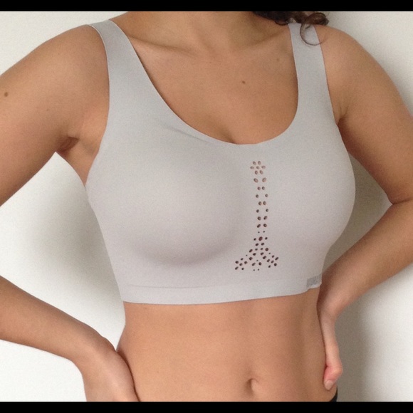 Victoria Secret Sport 32 DDD - Picture 2 of 8